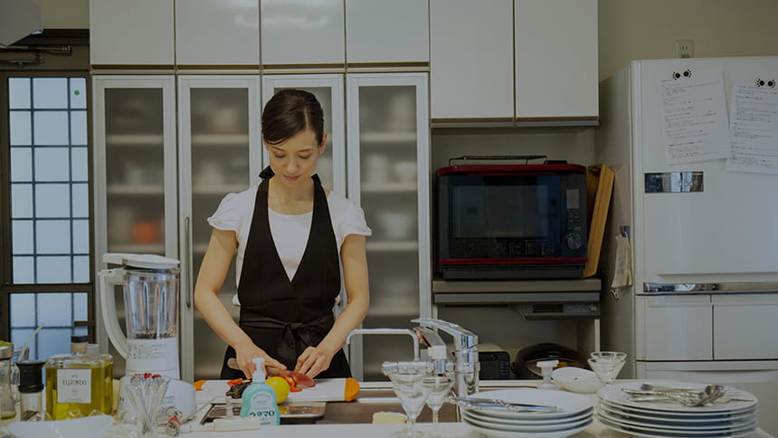 すべては「おもてなし」のために。料理教室講師が選んだ、ウタマロキッチン。